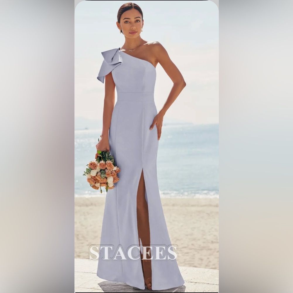 Elegant Light Lavender One-Shoulder Slit Dress